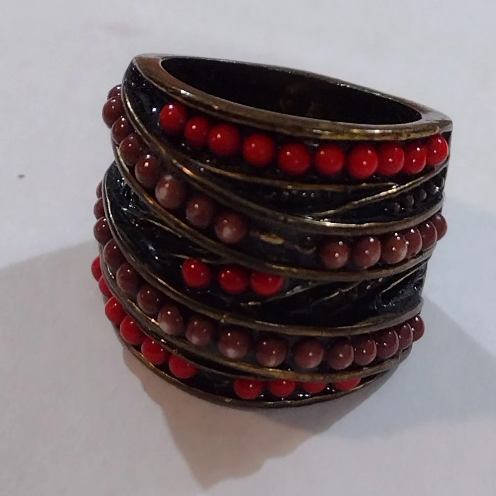 Elegant Red Beaded Ring - Picture 1 of 10